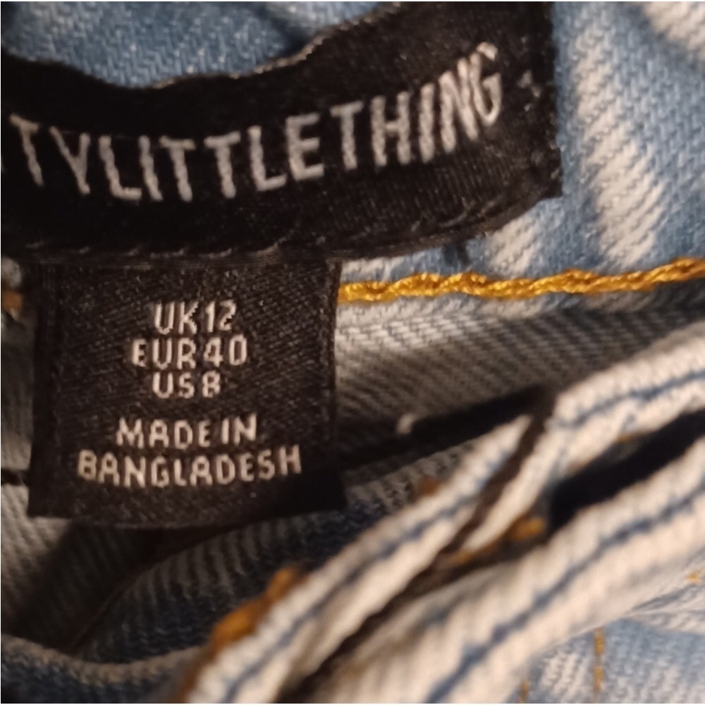 🚨 NWT Pretty Little Things Thigh Split Baggy Boyfriend Jeans - Picture 8 of 9